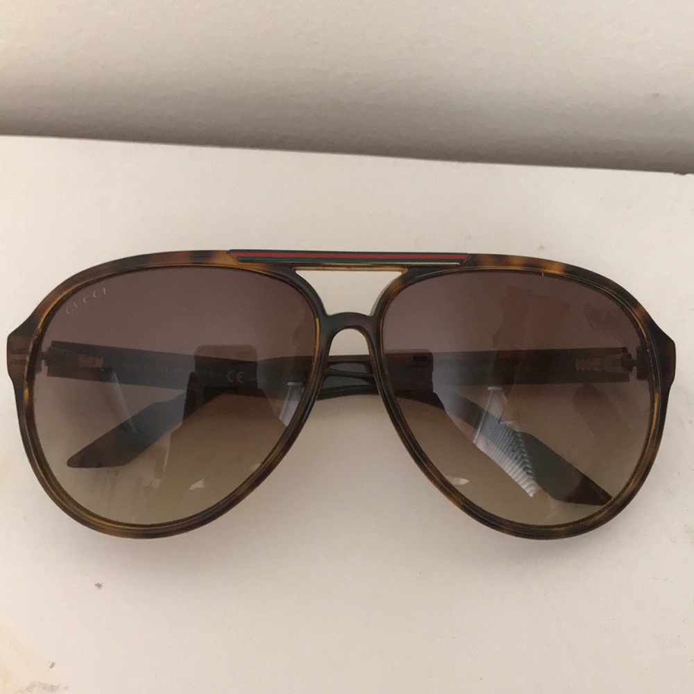 GUCCI SUNGLASSES